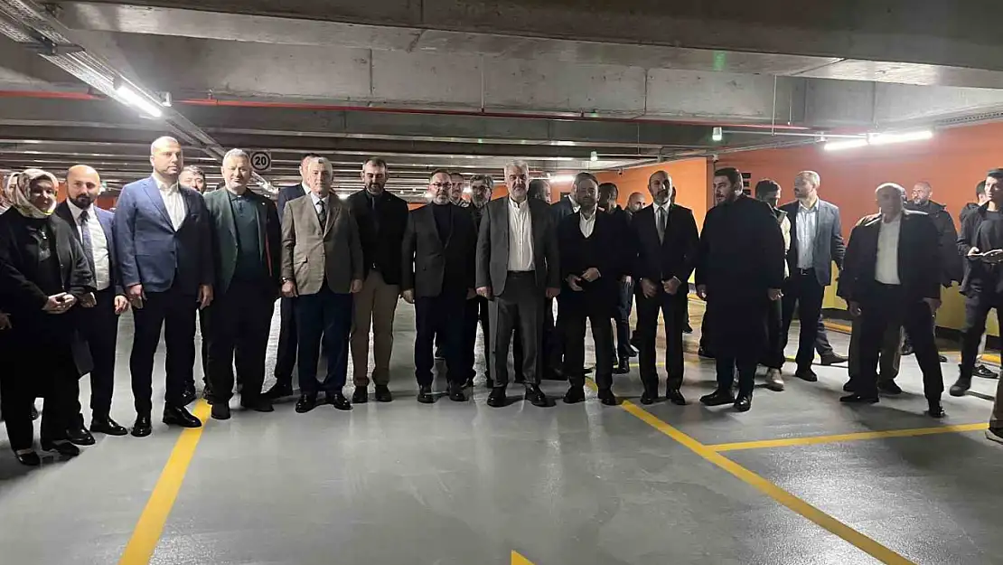 'Üstü park, altı otopark' sloganı ile yola çıkan Güngören Belediyesi, katlı otopark ve çocuk parkı projesini tamamladı