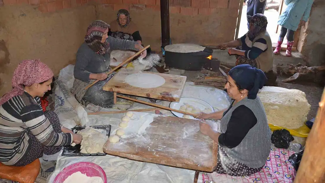 Antalyalı ev hanımları, asırlık geleneklerini yaşatıyorlar