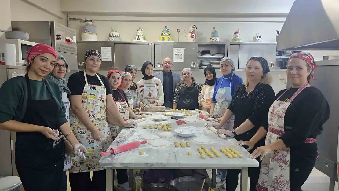 Bandırma'da geleceğin pasta ustaları yetişiyor