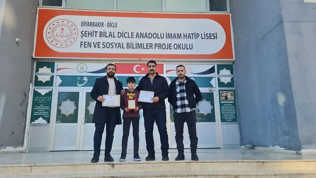 Dicleli öğrenci, ezan okuma yarışmasında Diyarbakır 1'incisi oldu