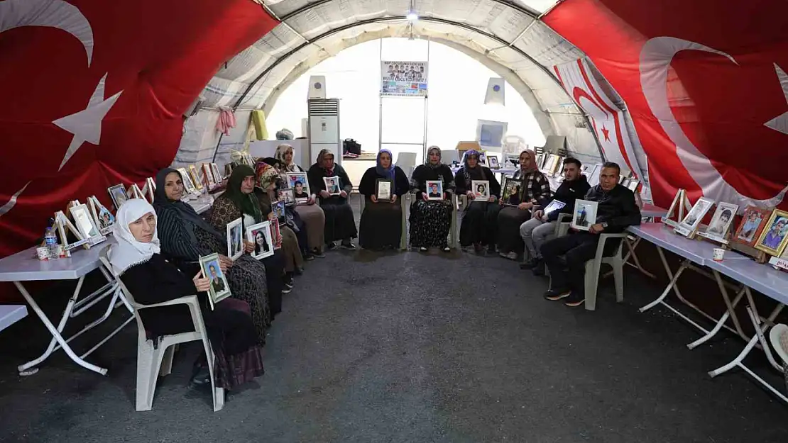 Diyarbakır anneleri çözüm süreci isteyerek evlatlarına 'teslim ol' çağrısında bulundu