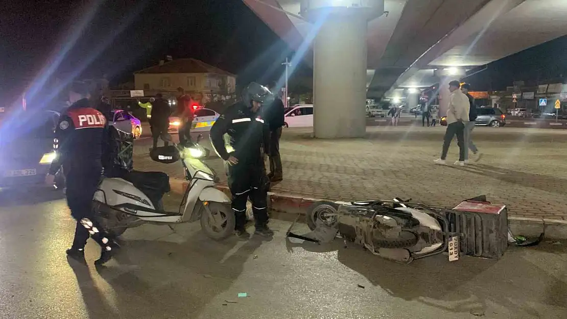 Karaman'da otomobil ile motokurye çarpıştı: 1 yaralı