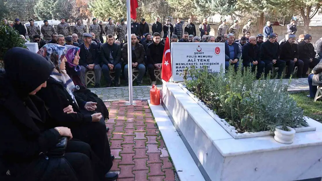 Konya'da şehit polis anısına lokma dağıtıldı