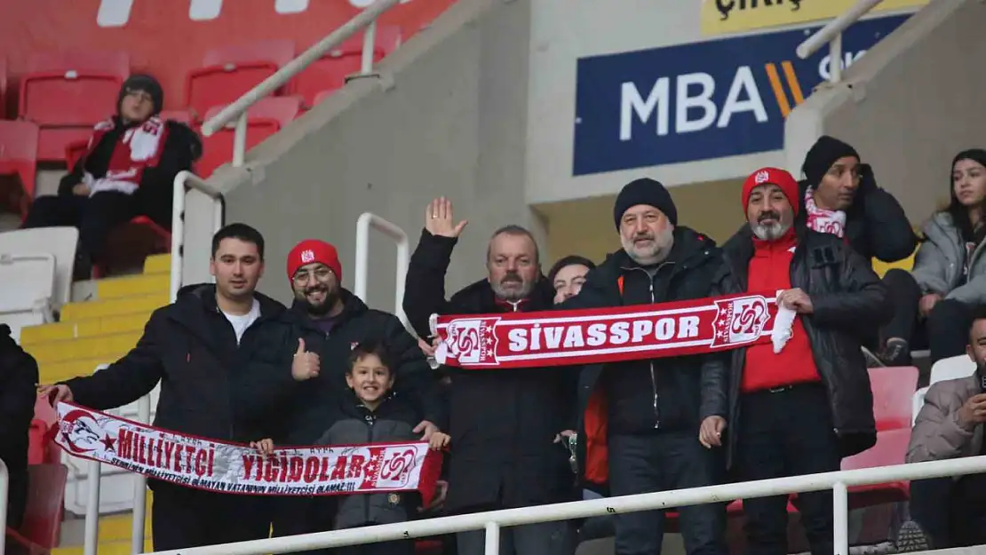 Sivassporlu taraftarlar maça yoğun ilgi gösterdi